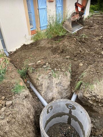 Pose d'un puit sec pour le traitement des eaux usées à Muret