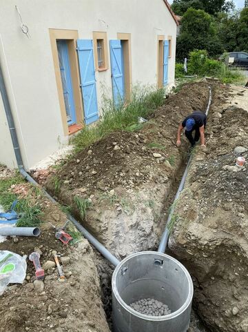 Pose d'un puit sec pour le traitement des eaux usées à Muret